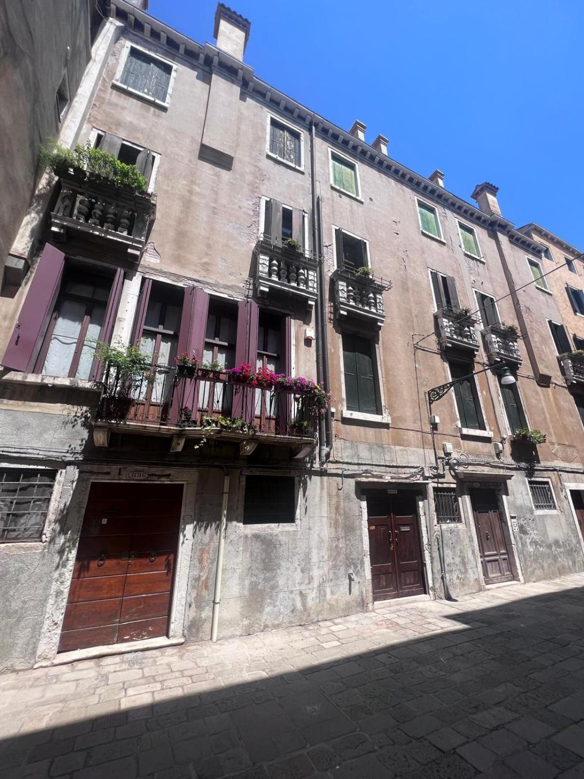 Palazzo Titti Rialto Suites Veneţia Exterior foto
