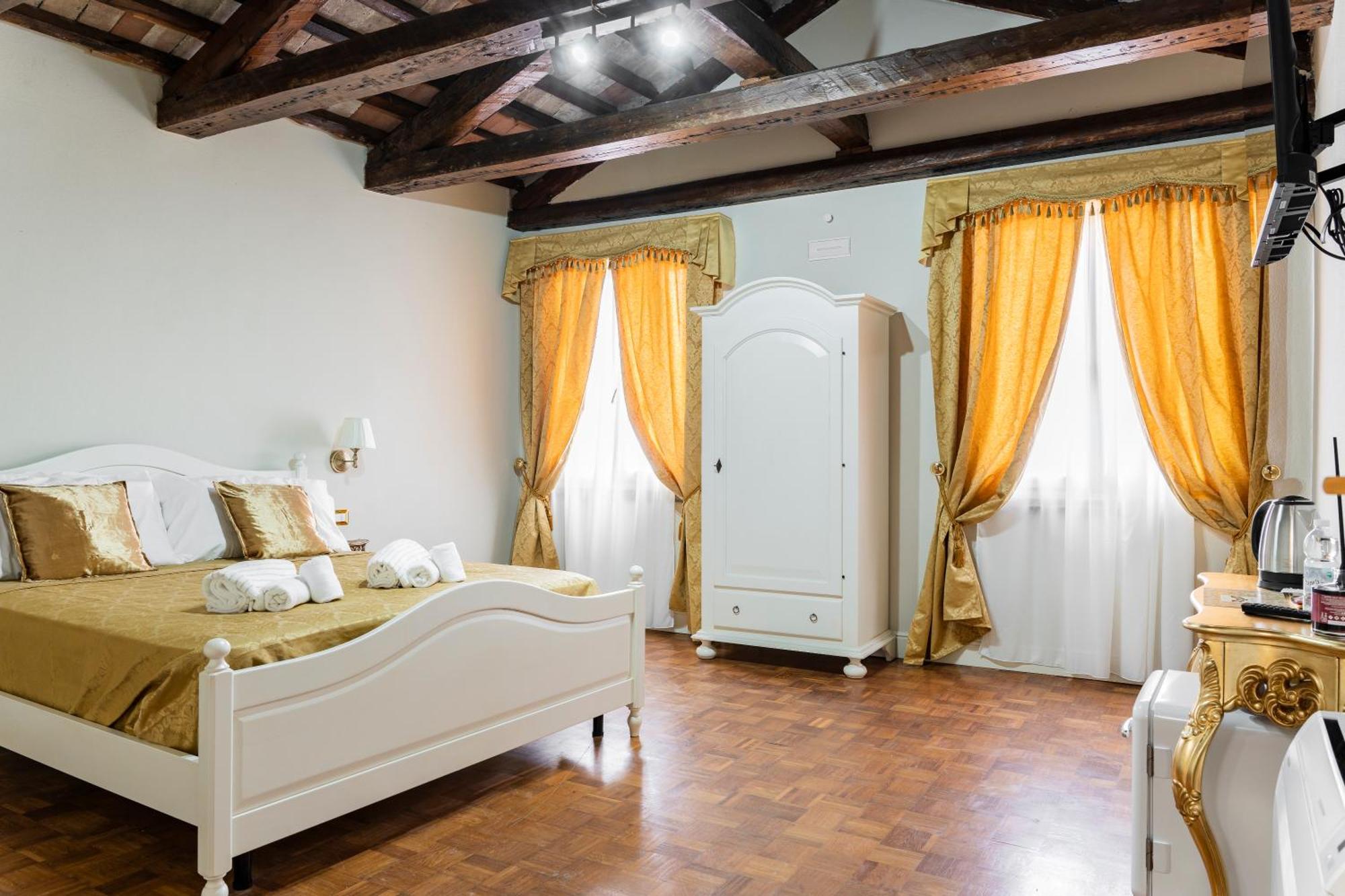 Palazzo Titti Rialto Suites Veneţia Exterior foto