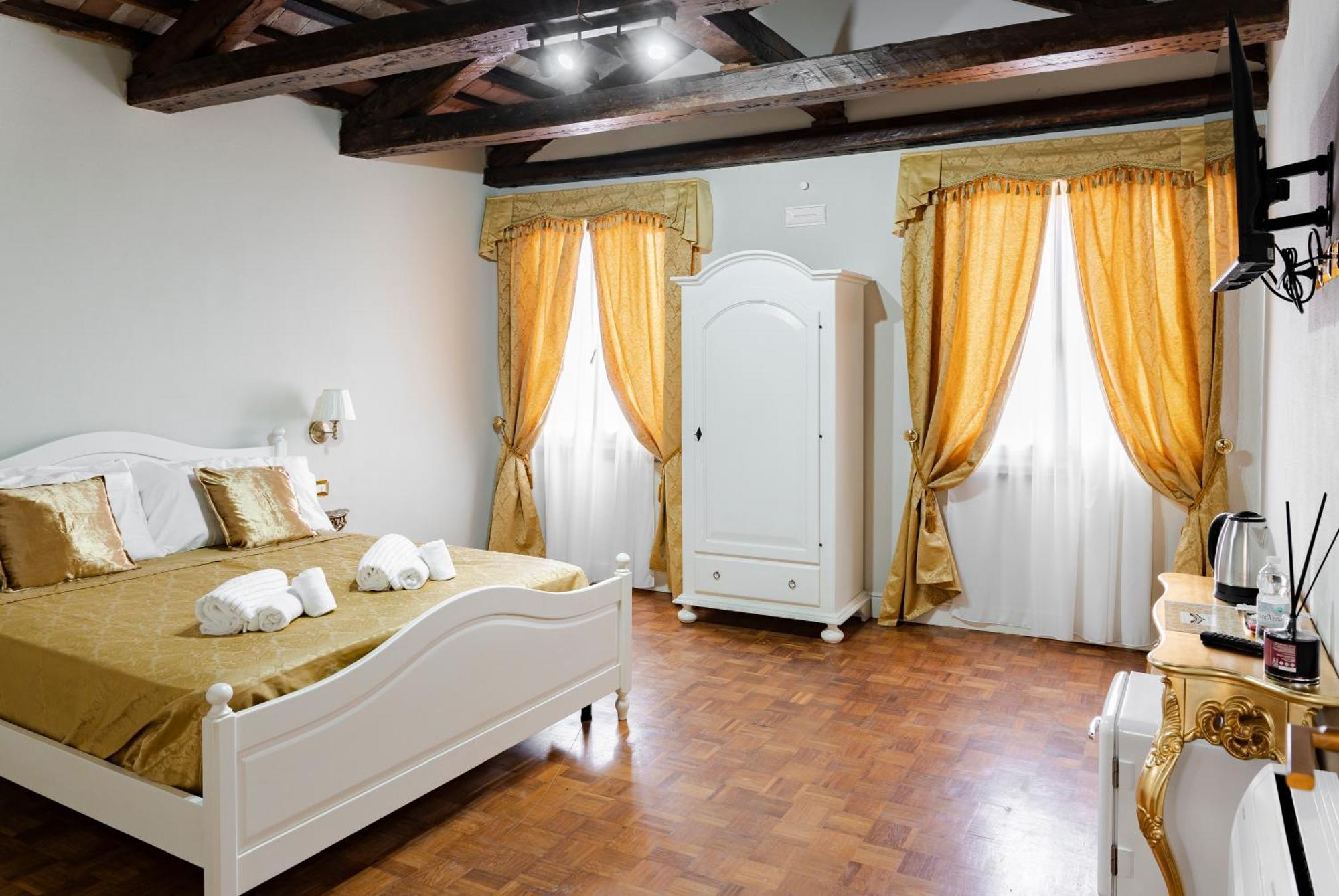 Palazzo Titti Rialto Suites Veneţia Exterior foto