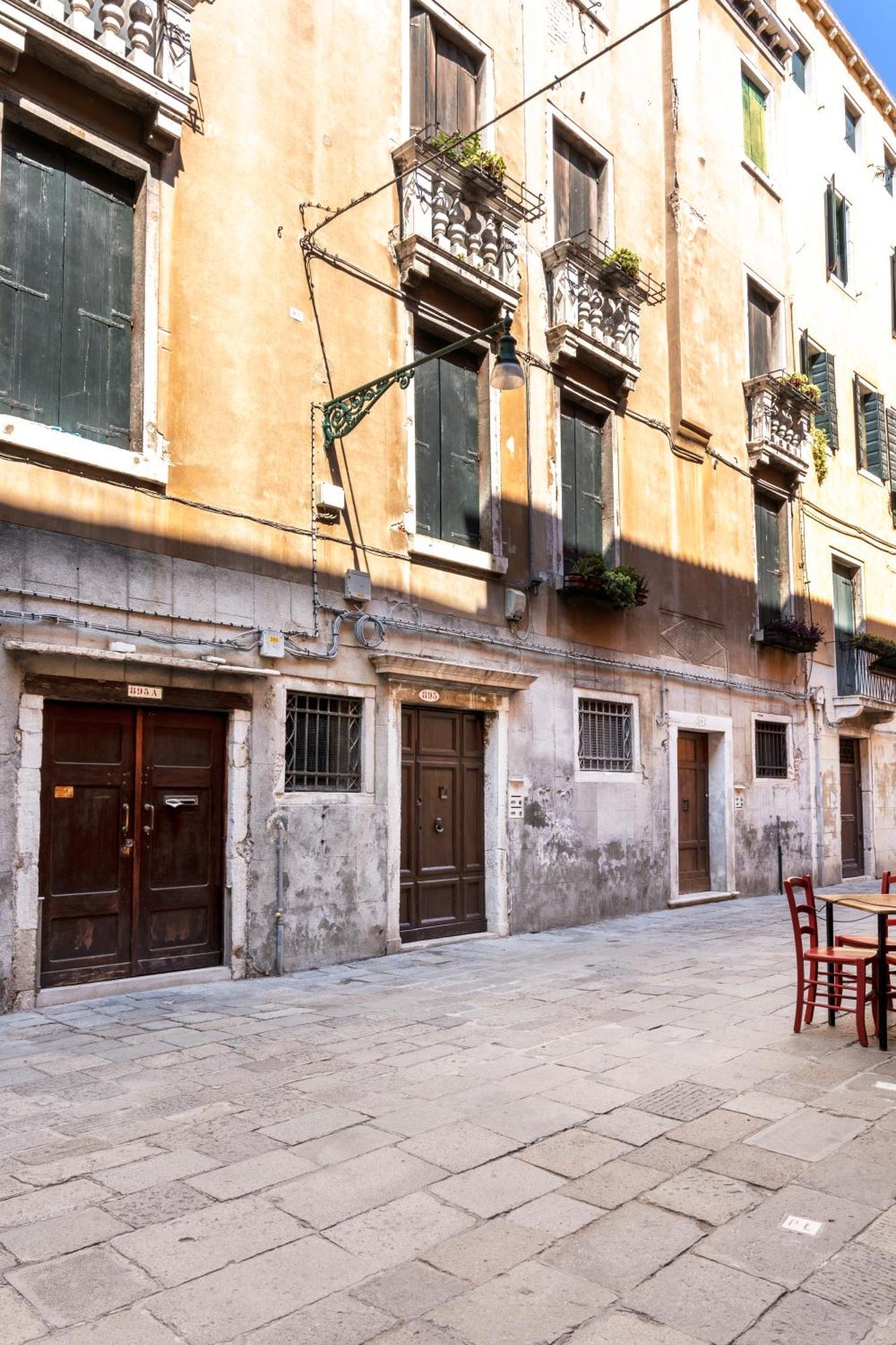 Palazzo Titti Rialto Suites Veneţia Exterior foto
