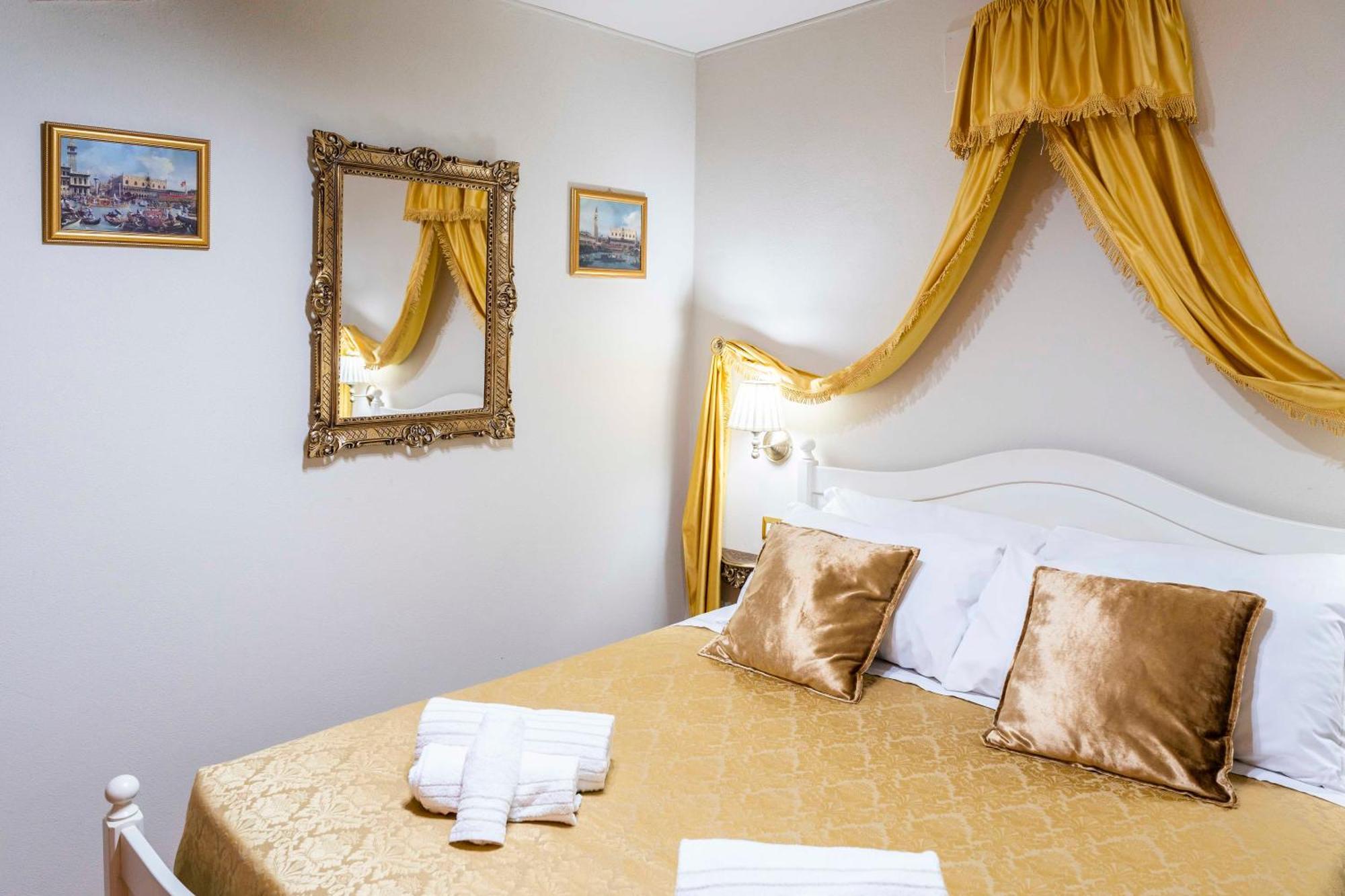 Palazzo Titti Rialto Suites Veneţia Exterior foto