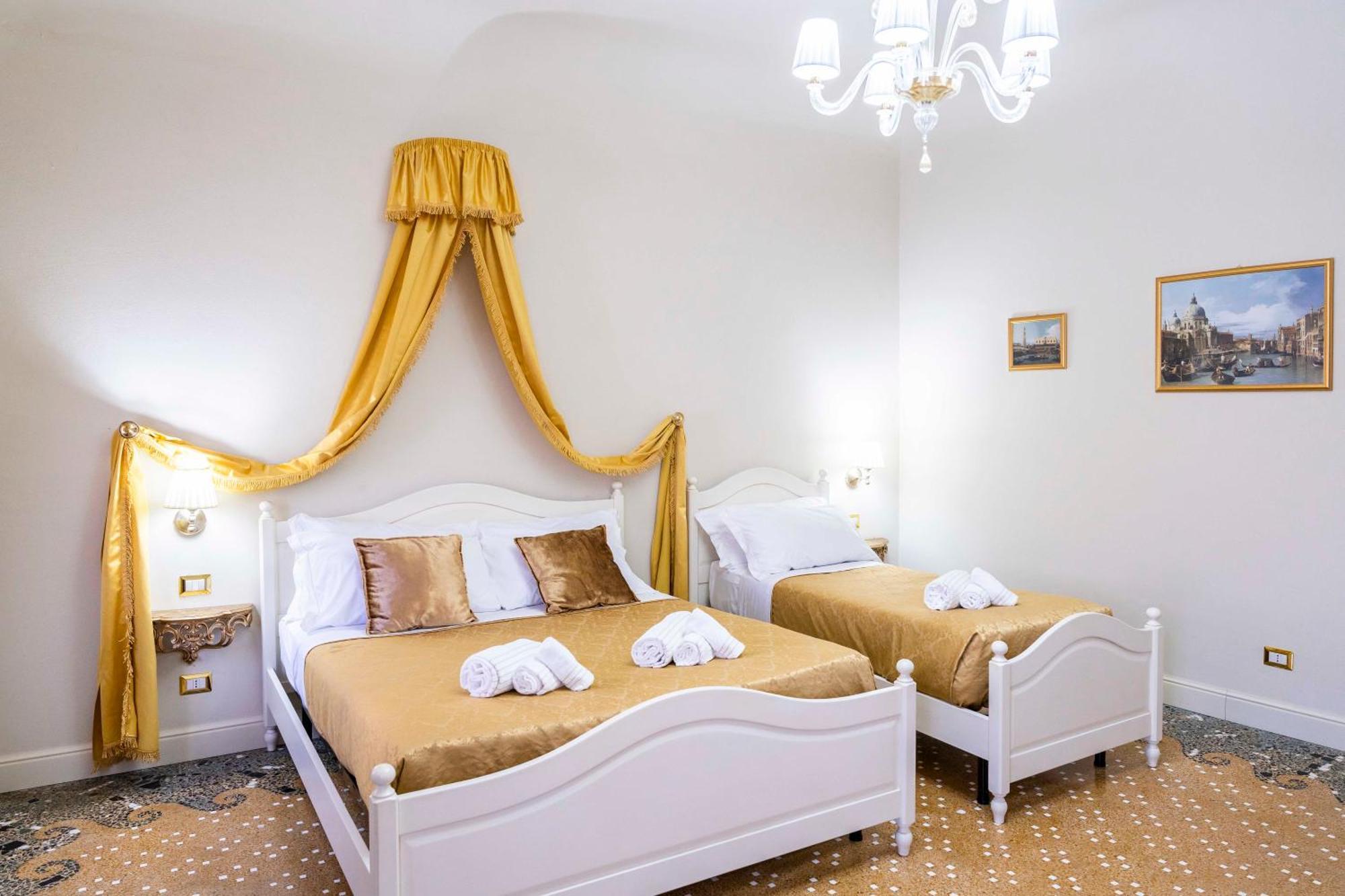 Palazzo Titti Rialto Suites Veneţia Exterior foto